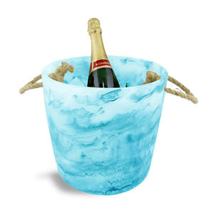 Cubo Enfriador de Vino de Resina Sostenible Hecho a Mano con Patrón de Mármol Vintage para Hogar, Hotel, Bar, Fiesta, Incluye Tubo de Hielo y Botellas de Almacenamiento - Product Image 1