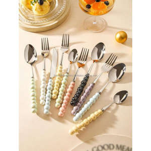 Juego de cubiertos de 4 piezas con acabado pulido espejo, mango con cuentas negras, juego de cubiertos elegantes para hoteles y restaurantes. - Product Image 4