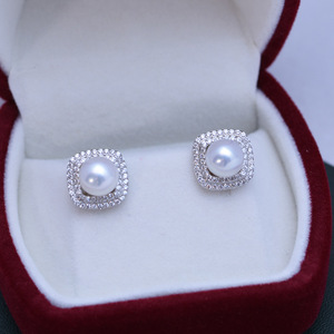 Pendientes de Perlas de Agua Dulce de 6-7 mm con Tachuelas de Plata S925 de Zhuji, Luz Intensa, Simples, con Defectos, Venta al por Mayor, Suministro Transfronterizo en Vivo - Product Image 1