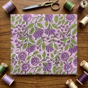Tela Ligera y Transpirable 100% Algodón con Estampado Floral Botánico de Lavanda para Camisas, Kurtis y Prendas de Vestir para Hombre y Mujer - Product Image 6