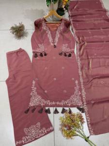 Conjunto de diseñador con espejo y bordado, top con diseño de leopardo y pantalón palazzo con dupatta, completamente cosido y listo para usar. - Product Image 4