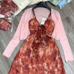 Ensemble deux pièces tendance pour femme : jupe fleurie sans manches, longueur complète, coupe ajustée décontractée, lavable, en coton de soie écologique - Product Image 3