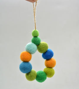 Diffuseur de voiture en feutre de laine biologique durable - Désodorisant suspendu artisanal et écologique - Couleurs et senteurs personnalisables - Product Image 3