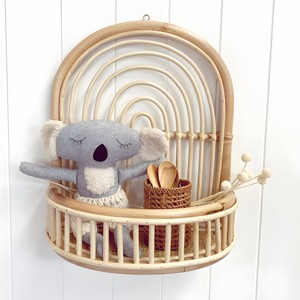Estante de almacenamiento de accesorios de ducha, repisa colgante de pared ecológica de ratán con diseño de arcoíris para decoración de baño - Product Image 1