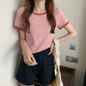 เสื้อยืดผู้หญิงทรงหลวมแบบสบายๆ ปี 2026 คอเสื้อตัดกันแบบใหม่ แขนสั้น แต่งลูกไม้ โลโก้ ระบายอากาศได้ดี เป็นมิตรกับสิ่งแวดล้อม แห้งเร็ว สั่งทำได้ - Product Image 3