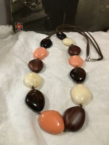 Handcrafted <b>Resin</b> Pendant Necklace for Women, Colorful Statement Jewelry, Unique Handmade Fashion Necklace for Casual Wear Party - Product Image 3