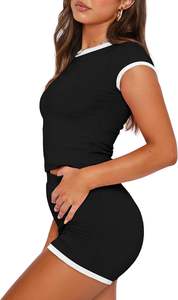 ชุดเซ็ตสองชิ้นผ้าโพลีเอสเตอร์แบบซักได้สำหรับผู้หญิง สไตล์ลำลองใส่สบาย เหมาะสำหรับฤดูร้อน เสื้อและกางเกงขาสั้นเข้าชุด ระบายอากาศได้ดี ใส่สบายๆ อยู่บ้าน - Product Image 3