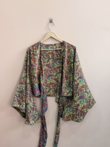 Blusa de seda al por mayor para mujer, top retro de playa con lazo frontal, top cruzado de seda - Product Image 4