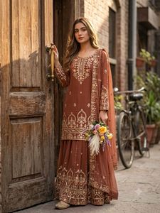 Nouvelle collection de tenues de soirée de créateur, qualité standard, en Faux Georgette avec broderies en relief, comprenant un haut, un Sharara, un Palazzo et un Dupatta, séchage rapide, protection solaire. - Product Image 2