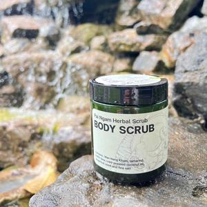 Exfoliante Corporal de Sal Marina Herbal Pai Ngam para Todo Tipo de Piel - Product Image 5