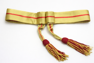 Cinturón de cintura rojo y dorado con borlas a juego, accesorio de vestir formal y ceremonial de primera calidad - Product Image 2