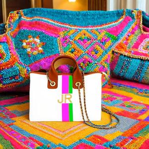 Oferta increíble en bolsos con monograma de cuentas a mano de última moda con cadena y detalles de cuero disponibles en tierra de fabricación - Product Image 3