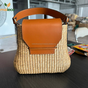 Bolso de paja para mujer ecológico al por mayor, jacinto de agua ligero con forro de algodón, Asa de hombro de cuero, cierre de botón - Product Image 6