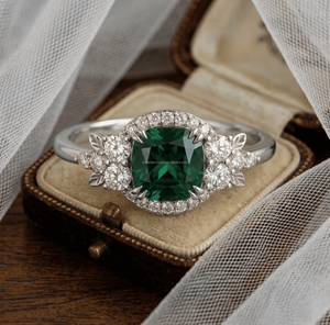 Anillos de compromiso de lujo para mujer, chapados en oro de plata de ley 925, con moissanita VVS de 1 quilate de corte ovalado, diseño elegante en forma de balón de fútbol americano, colección June - Product Image 3
