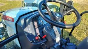 BOBCAT CT2540CH d'occasion avec cabine et chargeur à vendre - Product Image 2