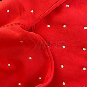 เสื้อฮู้ดดี้คุณภาพสูง ผลิตในปากีสถาน สำหรับฤดูหนาว ผ้าฝ้าย 100% ปักโลโก้ตามสั่ง ประดับด้วยคริสตัล สำหรับขายออนไลน์ - Product Image 6