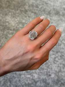 Anillo de Compromiso con Diamante Cultivado en Laboratorio, Corte Esmeralda, 10 Quilates, Oro de 14K, Certificado IGI - Product Image 4
