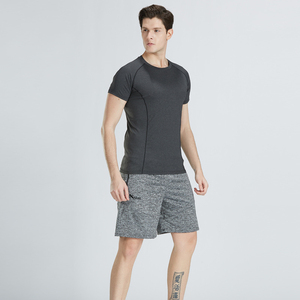 Shorts de sport pour homme Ishaq, noirs, à séchage rapide, respirants, taille élastique, cordon de serrage, poches zippées, logo sur le devant, couleur unie, tricotés - Product Image 6