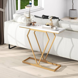 Console élégante avec plateau en marbre blanc et structure en métal doré en forme de V géométrique, disponible à prix de gros. - Product Image 1
