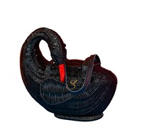 Panier de rangement en rotin noir de luxe en forme de cygne, sac bandoulière élégant en osier tressé à la main et organisateur de bureau