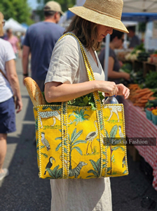 Bolso Tote de Algodón Acolchado de Jaipur al por Mayor con Cierre de Cremallera - Bolso Grande de Verano con Estampado de Animales de Safari para Viajes y Playa - Product Image 6