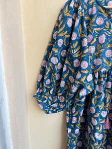 เดรสยาวโบฮีเมียนลายดอกไม้ ผ้าฝ้ายพิมพ์ลายด้วยมือ คอวี แขนยาว สำหรับผู้หญิง - Product Image 4