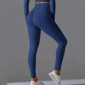 Nuevos leggings deportivos de cintura alta para yoga y gimnasio, sin costuras, con efecto fruncido en glúteos, de nailon, con espalda cruzada en V, para entrenamiento. - Product Image 3