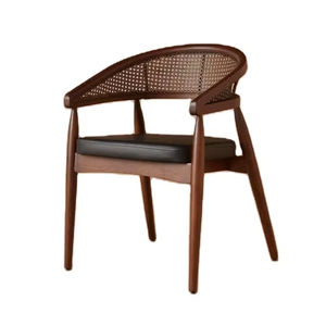 Chaise de salle à manger moderne en teck massif avec dossier en rotin naturel et assise en cuir pour appartement et hôtel, mobilier de luxe - Product Image 6