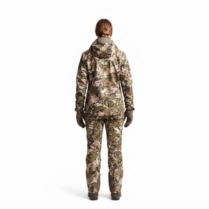 Traje de Caza Impermeable y Cortavientos de 3 Capas para Mujer, con Guantes de Neopreno y Solapa Extraíble, Fabricación Personalizada OEM - Product Image 2