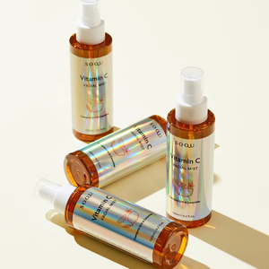 La brume vitaminée de la marque cosmétique coréenne n°1 SOQU apporte des nutriments et de l'hydratation pour un effet éclaircissant sur la peau. - Product Image 2