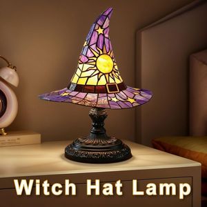 Lampada da Tavolo Gotica Artigianale a Forma di Cappello da Strega, Luce in Resina con Vetro Colorato a Forma di Cappello da Mago per Decorazioni di Halloween, Luce Notturna Spettrale - Product Image 1