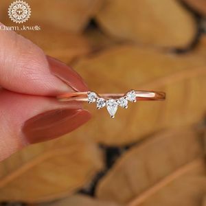 Bague Classique Femme Charm Jewells en Moissanite Taille Coussin Trois Pierres Plaqué Or 18K Sertissage à Griffes Certifiée IGI - Product Image 1