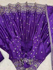 Robe Anarkali de luxe violette pour femme, brodée, tenue ethnique indienne, longue robe avec dupatta, tenue traditionnelle pakistanaise pour l'été et les fêtes - Product Image 4