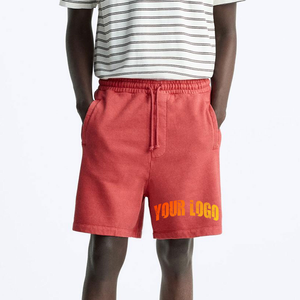 Shorts Bermuda en coton rouge pour homme avec cordon de serrage à la taille et poches avant, style décontracté, logo personnalisé imprimé - Product Image 1