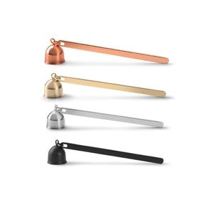 Éteignoir à bougie élégant en métal pour une extinction sans fumée, prolongeant la durée de vie des bougies et empêchant les dommages à la mèche. - Product Image 1