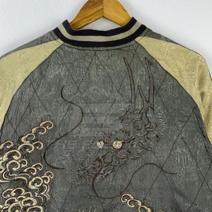 Veste Sukajan d'hiver à col mandarin et capuche en toile patchwork personnalisée de qualité supérieure, broderie de faucon, souvenir japonais OEM - Product Image 4