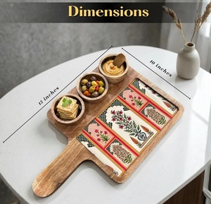 Plateau de service en bois fait main avec 3 bols à motif floral pour apéritifs et collations de fête - Product Image 4