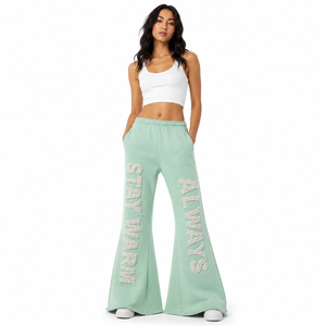 Pantalones de chándal acampanados de estilo urbano para mujer, de algodón grueso con forro polar de 450 GSM, joggers acampanados de felpa para invierno - Product Image 1
