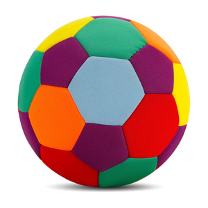 Ballon de football d'intérieur souple pour enfants et jeunes, haute adhérence, rebond réel, jeu silencieux, taille 4, rembourré en mousse, respirant, léger, durable, personnalisable - Product Image 4
