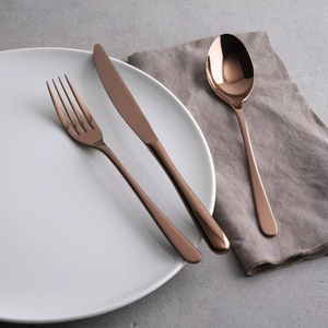 Ensemble <span class=keywords><strong>de</strong></span> <span class=keywords><strong>couverts</strong></span> inspiré du patrimoine nomade, conçu pour des tables chaleureuses, des réceptions significatives et des dîners culturels expressifs. - Product Image 1