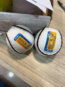 Balón de Hurling Cosido a Mano Janoon Sports, Balón Sliotar Premium Modelo JHB-1245, Duradero para Partidos y Prácticas, Logotipo Personalizado - Product Image 4