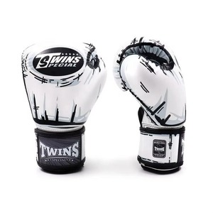 Gants de boxe sur mesure OEM pour jumeaux, en cuir, avec fermeture auto-agrippante et sangles de poignet réglables, pour l'entraînement des adultes. - Product Image 2