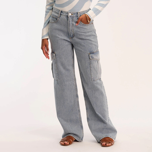 Jeans en denim de haute qualité pour femmes avec étiquette personnalisée, fabricant en gros de jeans en denim pour femmes, style cargo pour femmes - Product Image 4