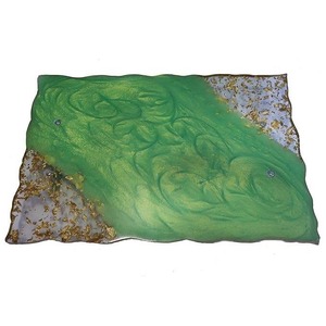 Plateau décoratif en verre abstrait, forme irrégulière, design moderne, technique de revêtement, motif vert et or, emballage en une seule pièce - Product Image 2