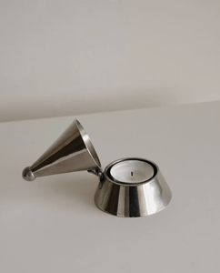 Support de bougie chauffe-plat moderne en métal avec éteignoir conique, support décoratif de table pour la décoration intérieure, la salle à manger et l'ambiance - Product Image 3