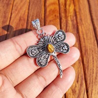 Pendentif Papillon en Laiton Fait Main avec Œil de Tigre, Breloque Florale en Pierre Naturelle, Collier Bohème Unisexe, Cadeau d'Anniversaire