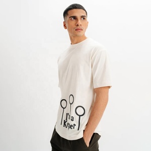 T-shirt imprimé graphique en coton épais, col rond, manches courtes, coupe ample, unisexe, vente en gros - Product Image 3