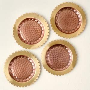 Ensemble de sous-verres ronds en métal durables avec support, protection de table, sous-verres pour tasses à café et verres - Product Image 1