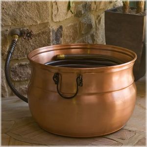 Seau de rangement moderne en métal martelé argenté pour tuyau d'arrosage avec couvercle, support d'eau portable pour extérieur - Product Image 5
