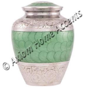 Lujosa urna de latón con artesanía exquisita y un acabado atemporal para un memorial duradero de Axiom Home Accents - Product Image 3